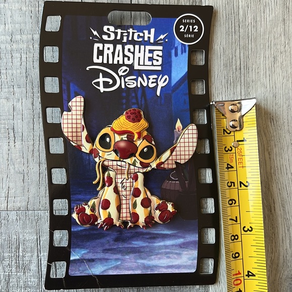 Stitch Crashes Disney Pin - Lady and the Tramp Movie (LIMITED EDITION) - Picture 2 of 5